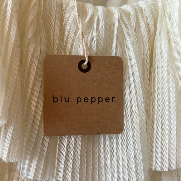 NWT Blu Pepper Ruffled Blouse - Picture 4 of 5